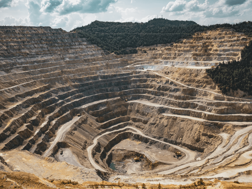 Gold gains and milestones: This week in mining news