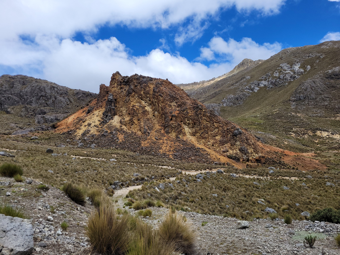 Silver Explorer Finds High-Grade Gold-Silver at Peru Project