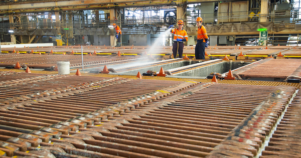 AWU threatens walk-out at Glencore’s Townsville refinery